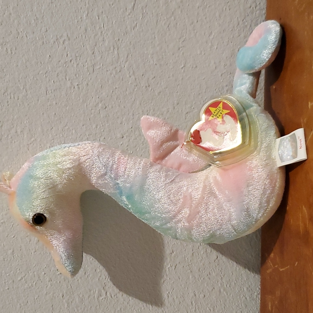1999 NEON the Seahorse TY beanie baby. Tags attached
